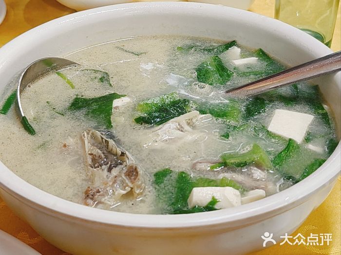 初记小厨(特色步行街店)鱼头鱼尾豆腐汤图片