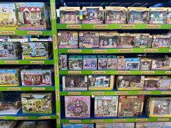 -逝水玩具折扣店