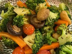 黄油焗烤有机蔬菜-卢布里西餐厅(总店)