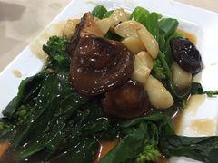 芥蓝-光海鲜鱼翅餐厅(叻差拉披色路店)