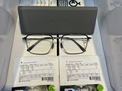 -天空之镜眼镜店蔡司依视路配镜授权零售店(望京颐堤港店)