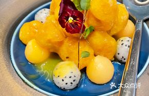 Fruit-flavored Sweet and Sour Pork