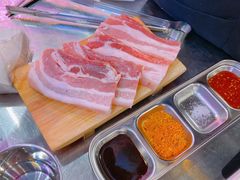 -豚豚家돈돈가韩国锅盖烤肉(新北万达店)