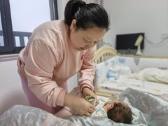 -爱贝尔高端月嫂(母婴护理)