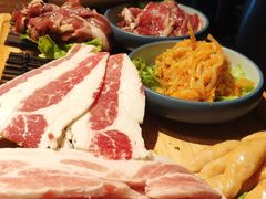 -明洞阿姨·韩式酱蟹烤肉·创意料理(三元桥店)