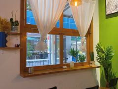 靠窗位-有七甜品(恒达产业园店)