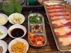 -围炉肉舍•炭烤活鳗•丹东海鲜烤肉(步行街店)