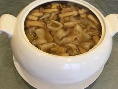 松茸炖花胶汤-世博源公馆·本帮融合菜·主题包厢·江景餐厅
