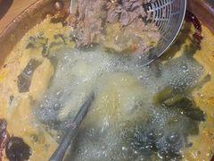 -洱火云南酸菜牛肉火锅(石景山当代商城店)