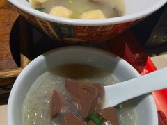 金陵鸭血粉丝汤-弄堂小笼包(西青中北永旺购物中心店)