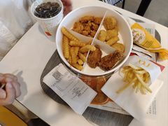 -麦当劳(莘松路芭比伦DT店)