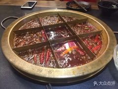 金牌毛肚-沸炉重庆老火锅(军事博物馆店)
