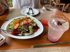 -Chom Cafe and Restaurant