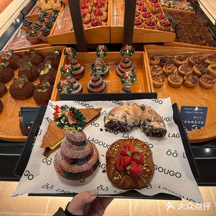 沈阳中街新开的！！面包脑袋冲冲冲！真心好吃😋