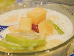 芒果椰汁西米露-广信牛奶甜品世家(台东店)