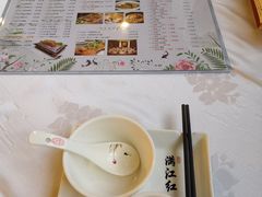 -满江红四季餐厅 · 国家五钻级酒家(新纪元大酒店店)