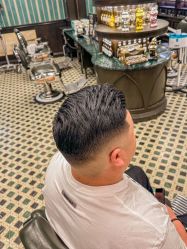 -海文先生国潮烫染男士理发馆