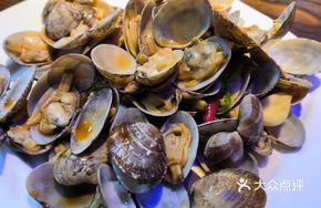Spicy Stir-fried Clams
