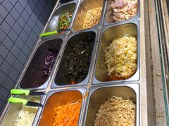 自助取餐区-三兄弟高炉烧饼