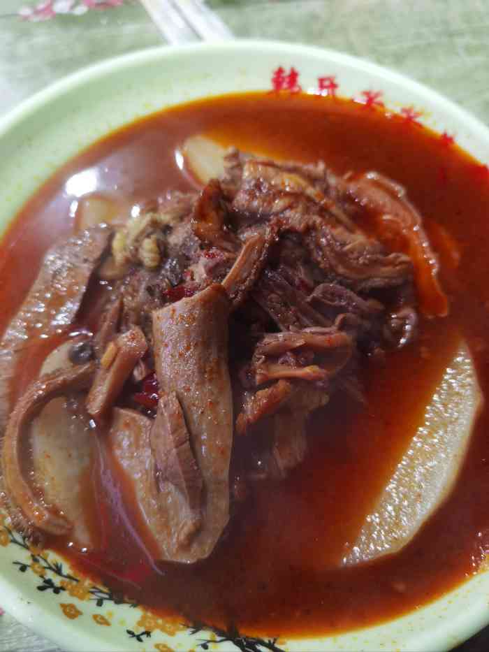 芳芳牛杂(大成路总店)-"在武汉人的带领下,来到了这家芳芳牛杂. .