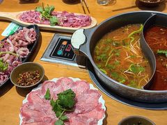 -苗阿哥酸汤牛肉火锅(体育场店)