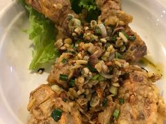 -大树下海鲜饭店