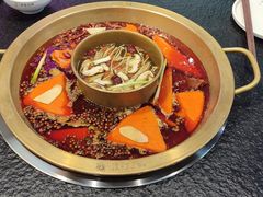 -渝里重庆火锅(航天城店)