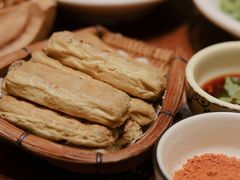 -老滇山寨•云南特色菜•地方菜•民族风情歌舞表演(金碧店)