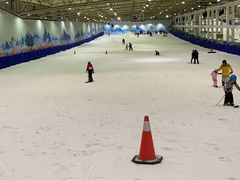 -乔波室内滑雪场