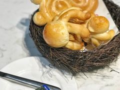 餐前面包-水桶王国主题餐厅·聚会·生日派对·亲子活动·家庭套餐(亚龙湾希尔顿店)