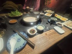 -大匠工房古船木艺术餐厅·猪肚鸡专门店(长白仙岛店)