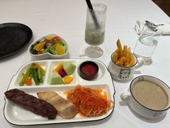 -马克西姆俄罗斯餐厅(通亚街店)