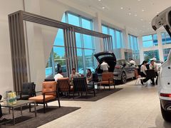 -上海冠松华奥奥迪4S店(张江店)