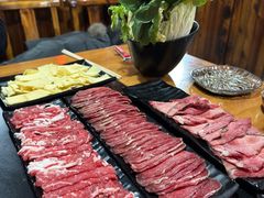 -果松木炭酸菜铜火锅·外婆参鸡汤