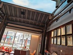 -阿瓦山寨·湘菜现炒·剁椒鱼头王(咸阳总店)