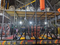 -嗨翻Hi-Fun竞技主题乐园·蹦床亲子生日轰趴(国光1937店)