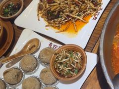 -亮欢寨酸汤鱼(沙冲路店)