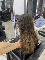 -奈川烫染Salon