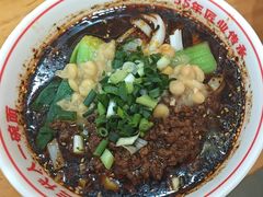 -叶伟胡辣壳面(两路口店)