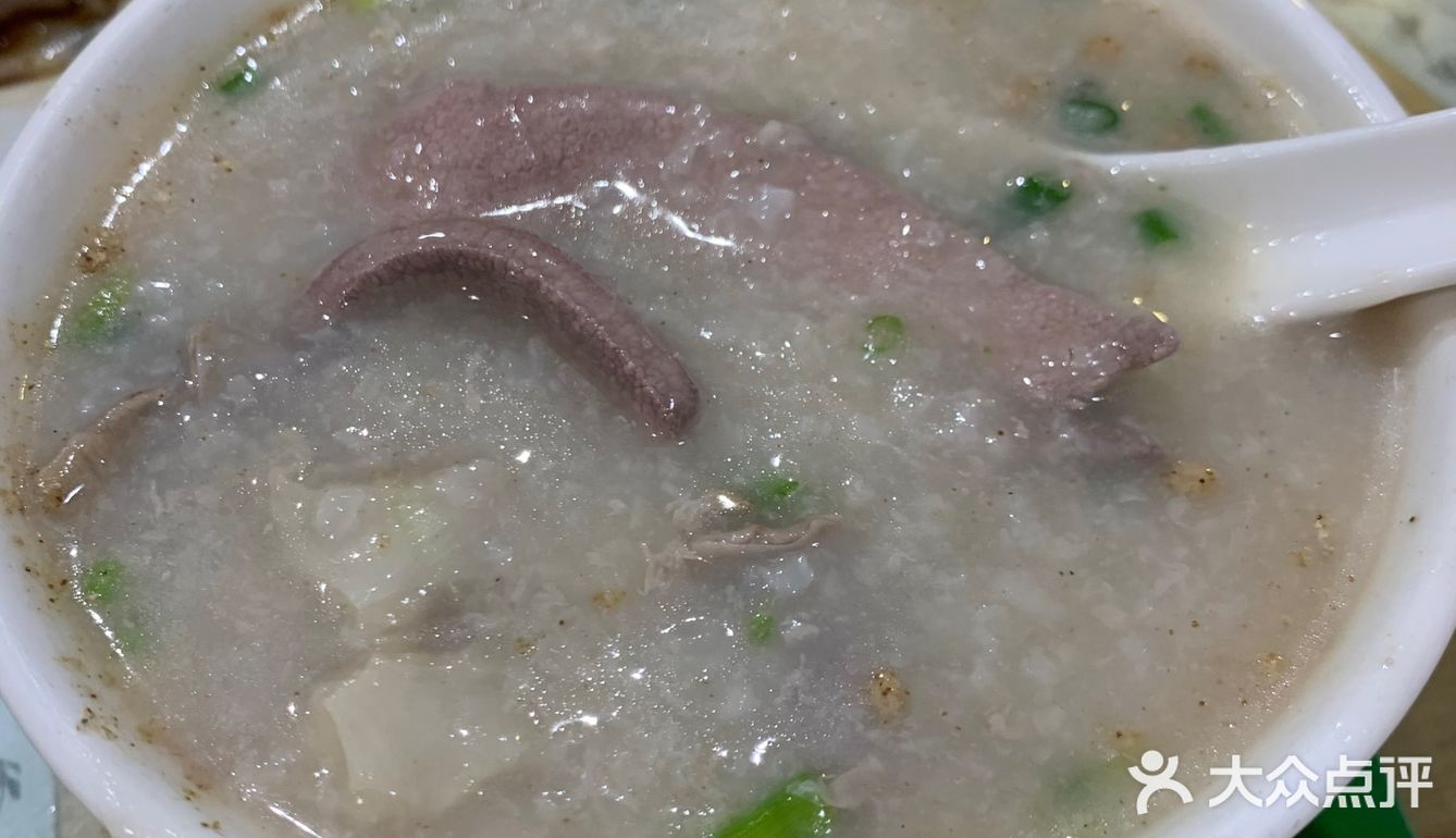心里再次充满期待。上来了，不过是粥，料很足