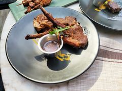 迷迭香蒜子烤谷饲羊扒-五合院·整点烤肉
