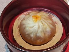 蟹黄鲜肉小笼包-福玺荟(外滩罗斯福店)