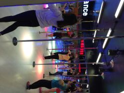 上海轩依钢管舞学校(长寿路总校)-轩依钢管舞