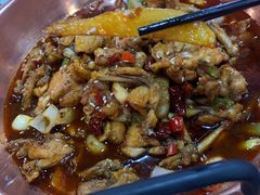 -虾弄弄海派小龙虾·牛羊蝎子火锅