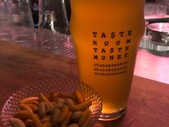 -TASTE ROOM Bar