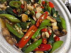 金蒜秋葵烧口蘑-老六杀猪菜(进乡街店)