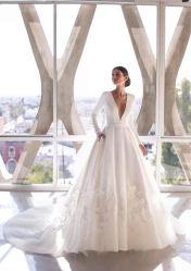 -Renee芮亦婚纱(原丽莎)