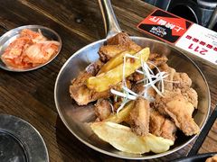 原味炸鸡和酱油鸡双拼-MI WU FACTORY米屋美食工厂餐厅(绿地店)