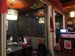 等位区-忆乡情铁锅炖鱼饭店(延庆店)