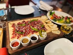 -恰餐厅及酒吧 CHAR Bar & Grill (北京丽都皇冠假日店)